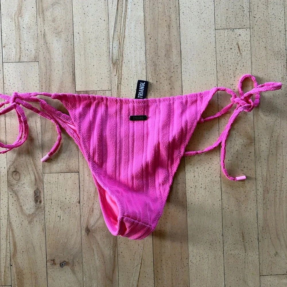 TRIANGL Swim Bikini Bottoms Adjustable Ribbed Pink Women's Size Small Summer EUC
